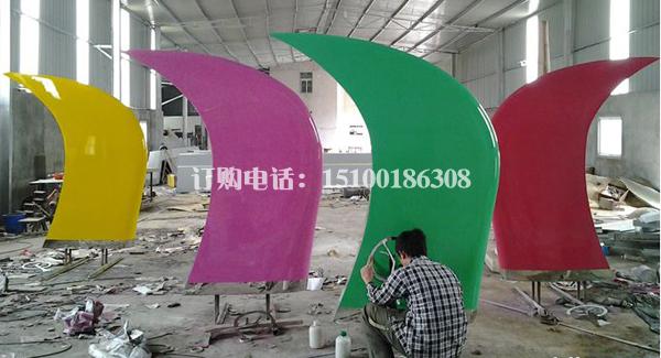 城市中擺放不銹鋼雕塑有什么意義